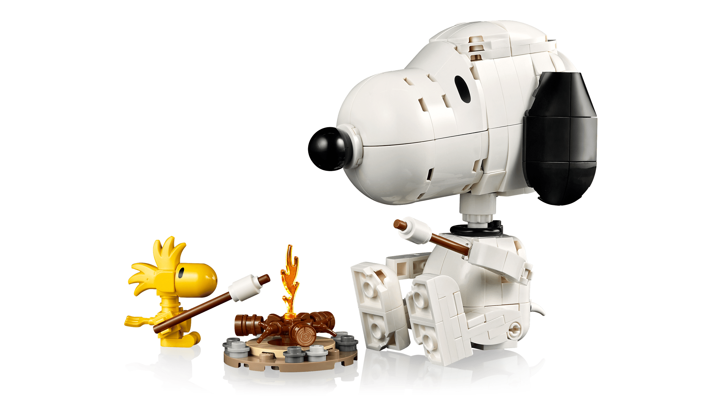 LEGO Ideas Peanuts: Snoopy's Doghouse detail view