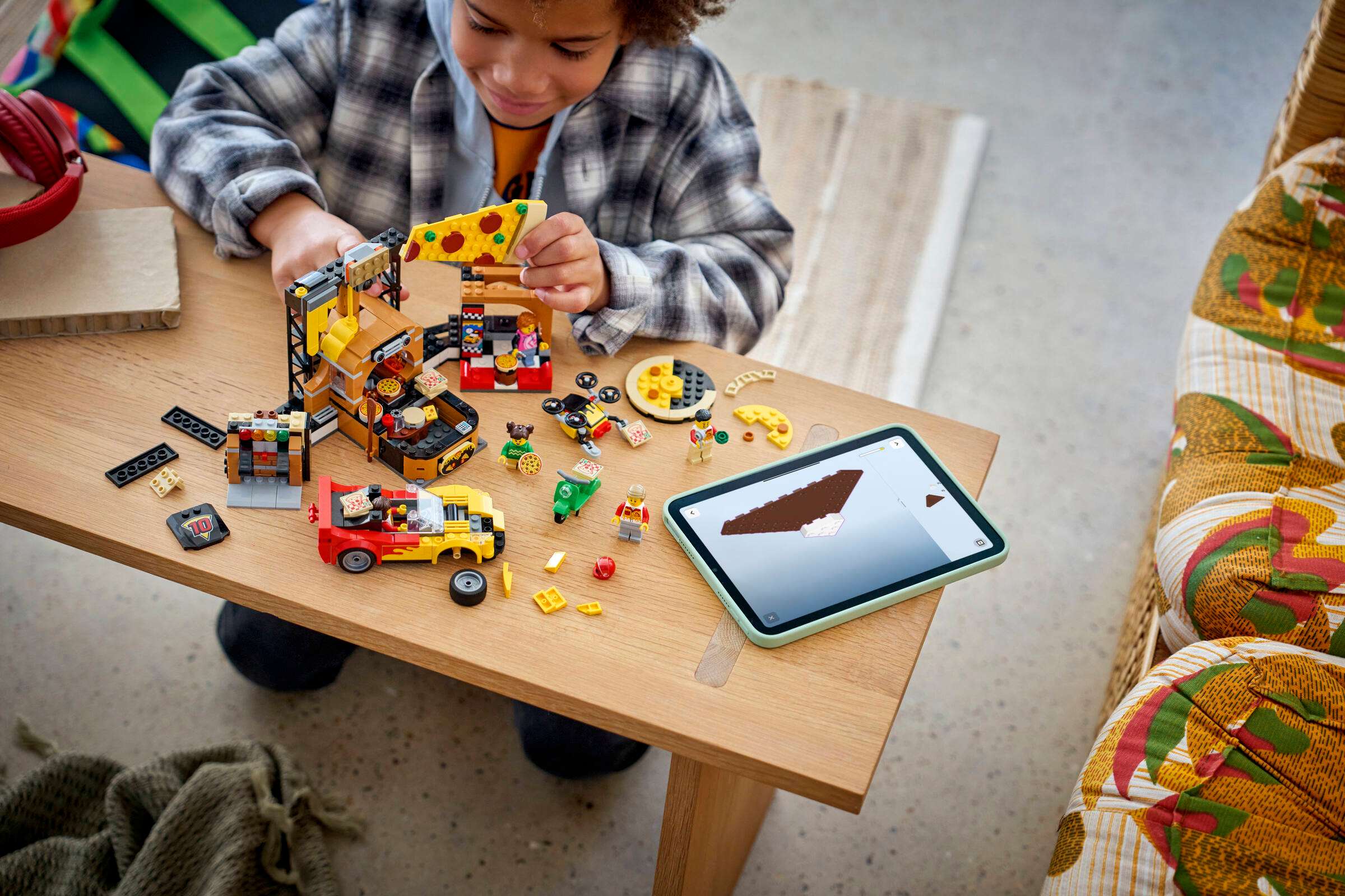 LEGO City Pizza Delivery Experience with Vehicles 60496