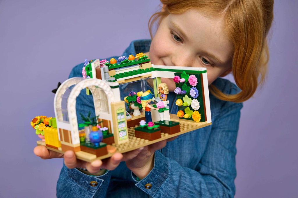 LEGO Friends Creative Flower Shop 42693 play scene