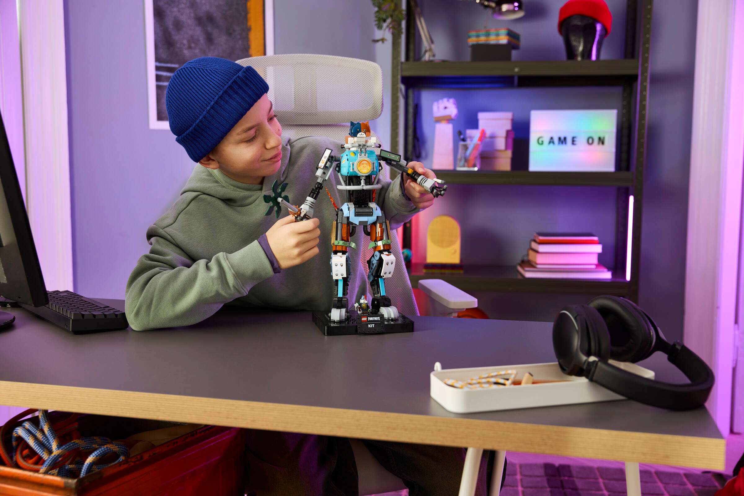 LEGO Fortnite KIT 77081 play scene