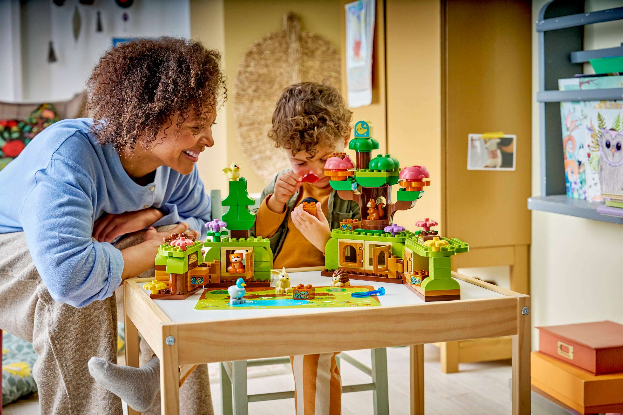 LEGO DUPLO Discovery Forest with Wild Animals play scene