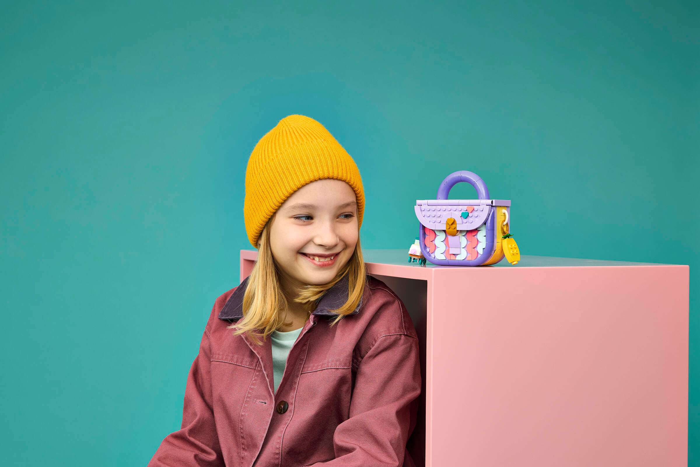 LEGO Creator 3-in-1 Art Fashion Bag with Storage 31391 on display