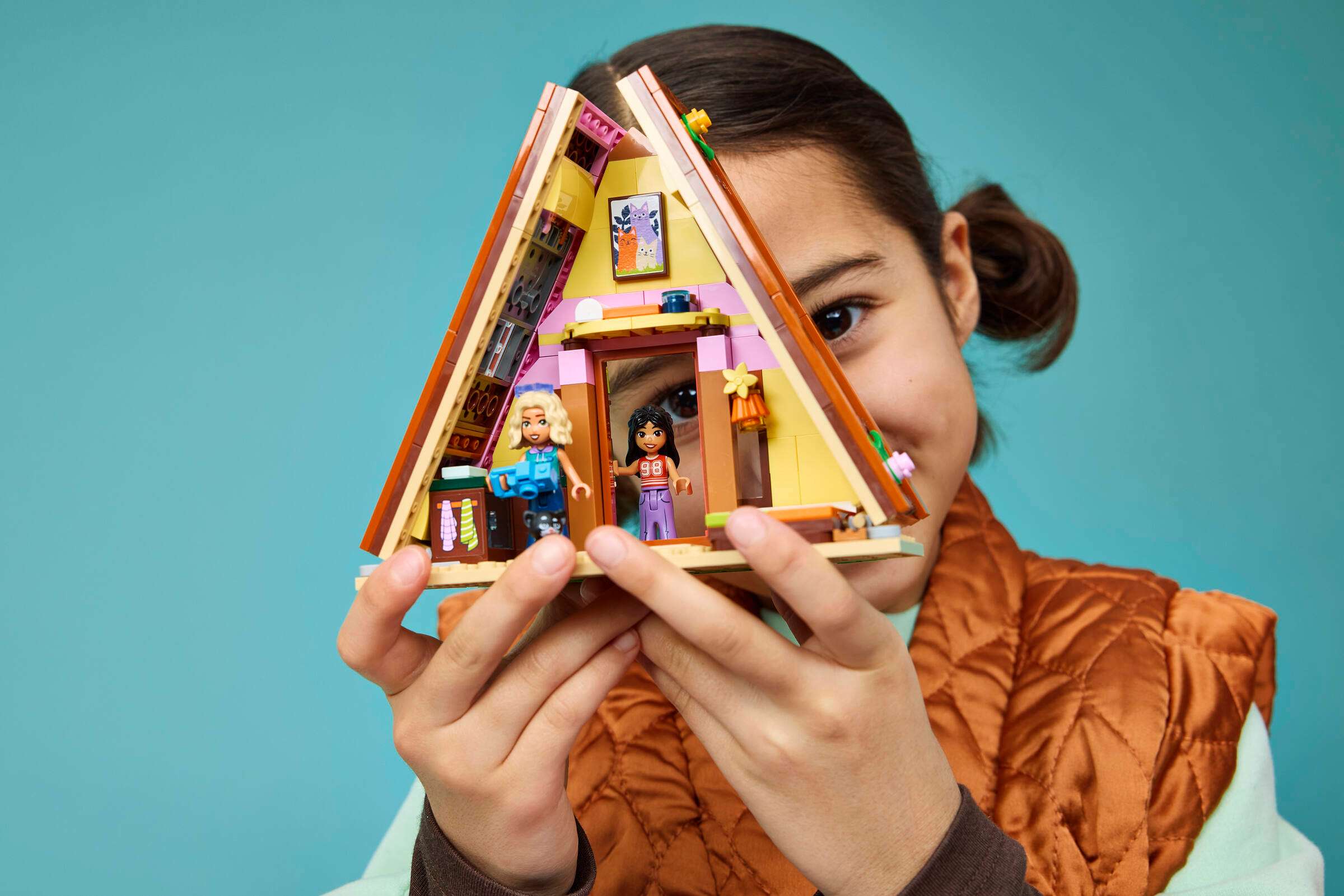 LEGO Friends Nature Glamping Cabin 42682 play scene