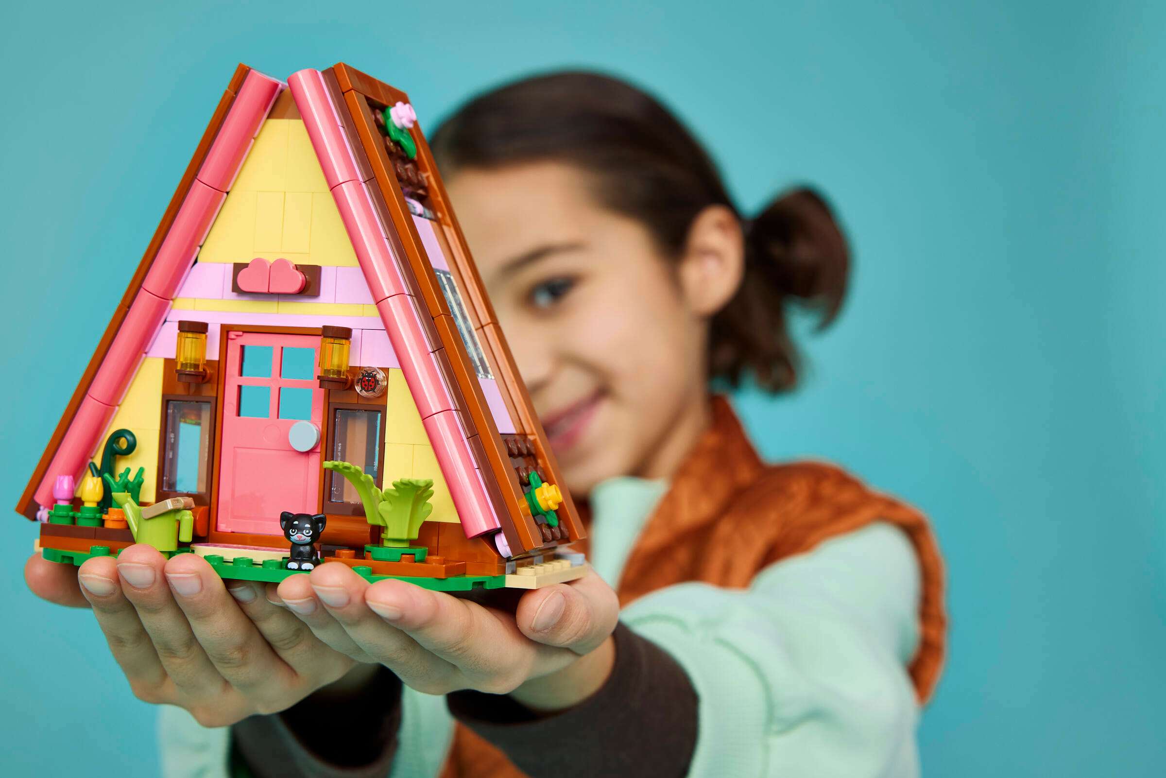 LEGO Friends Nature Glamping Cabin 42682 play scene
