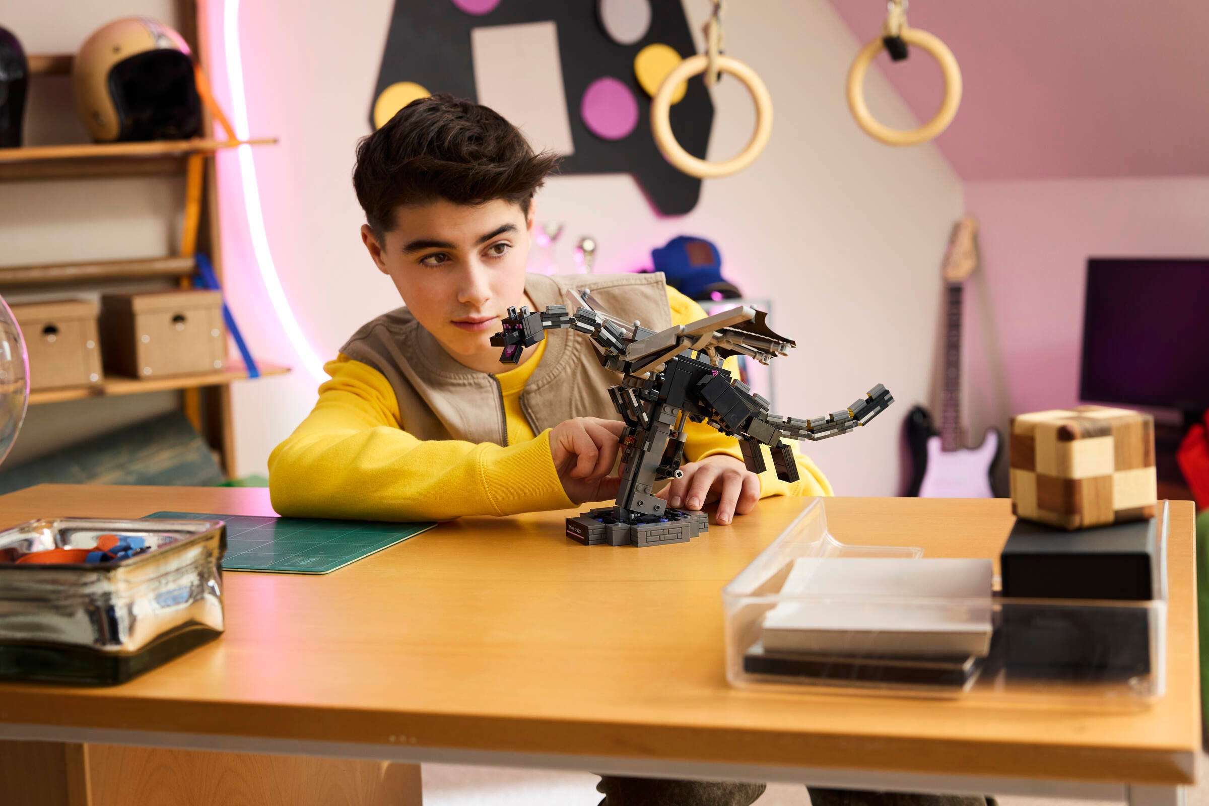 LEGO Minecraft The Ender Dragon 21595 play scene