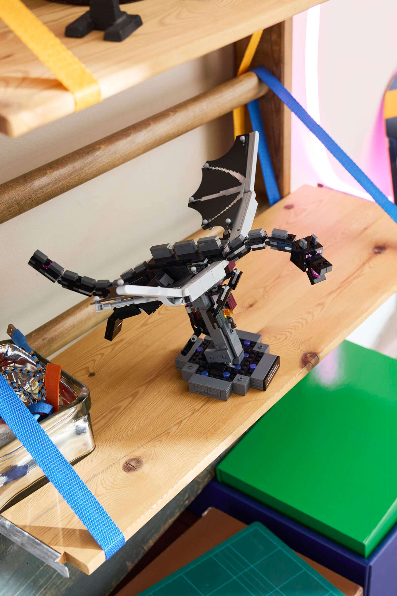 LEGO Minecraft The Ender Dragon 21595 play scene