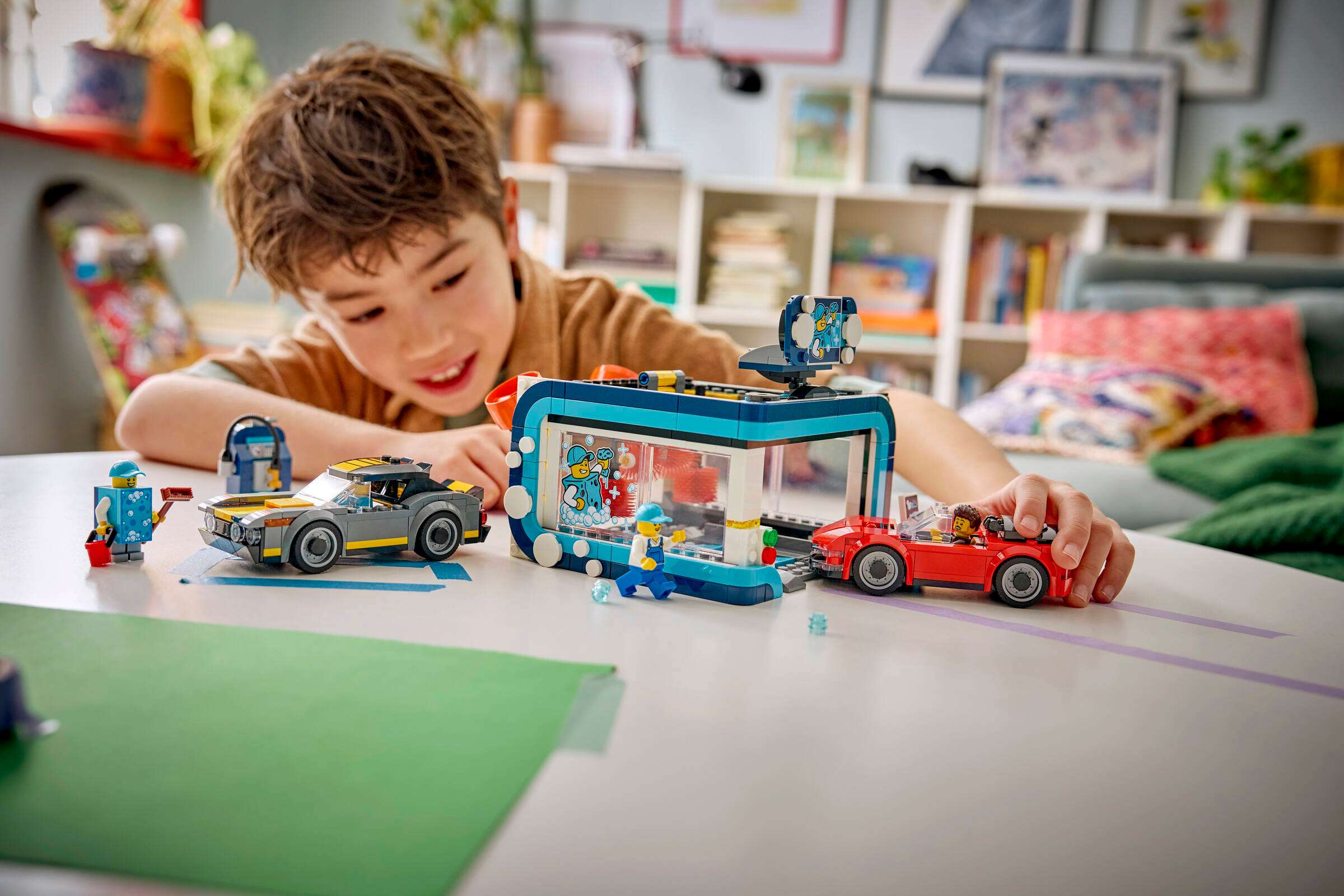 LEGO City Drive-Through Car Wash 60497 play scene