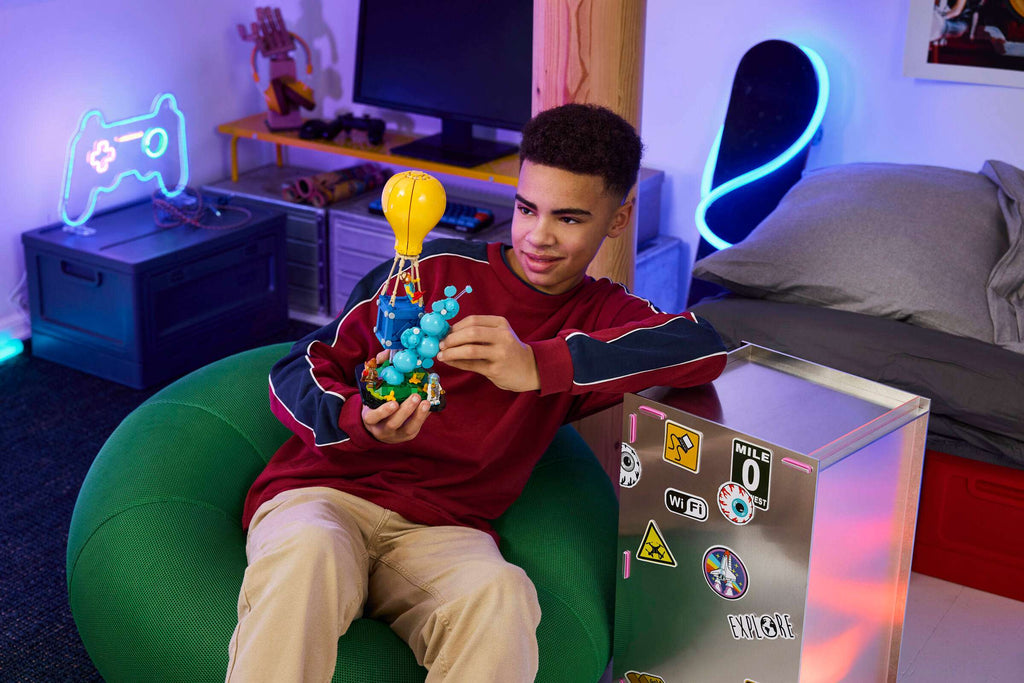 LEGO Fortnite Supply Drop 77080 play scene