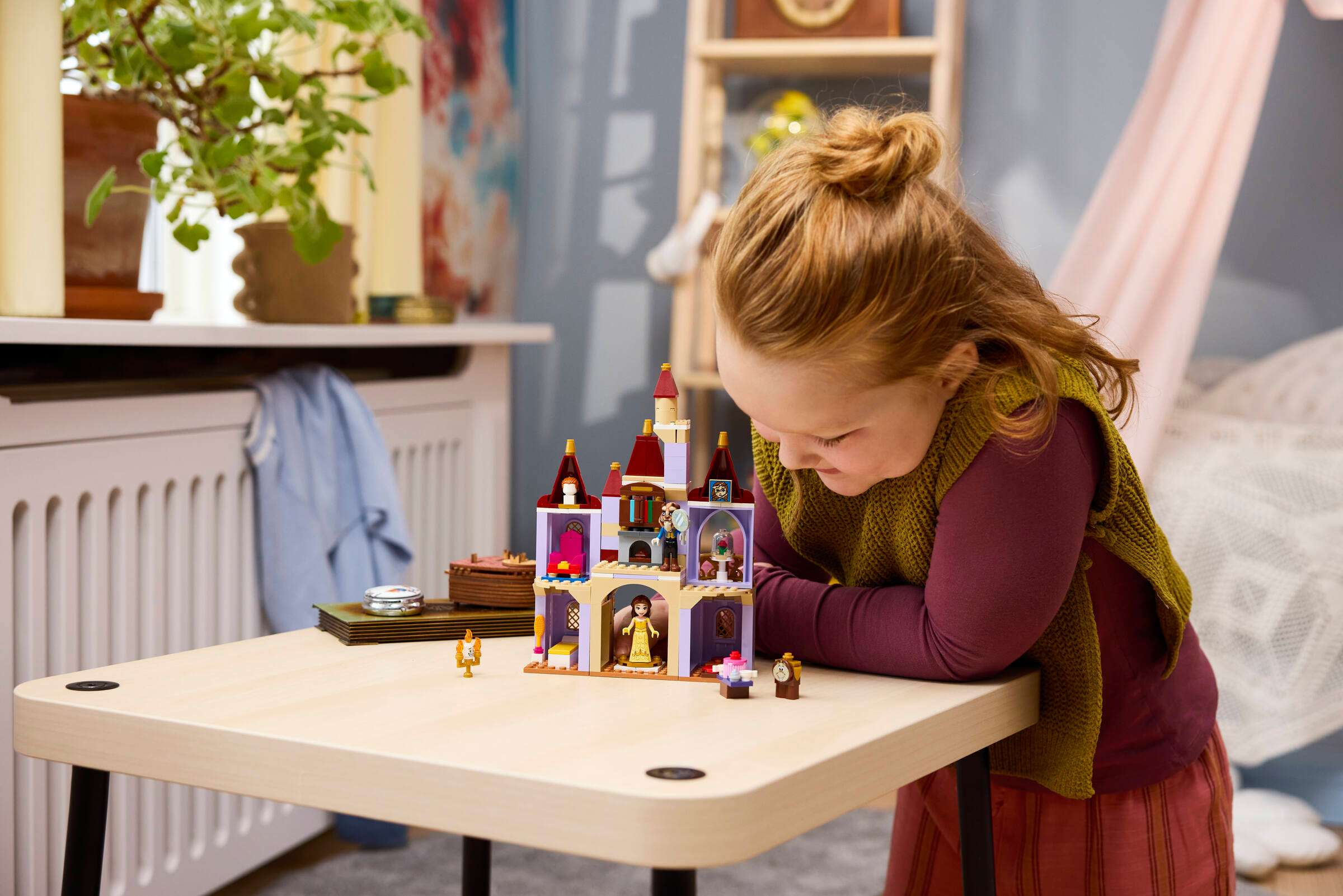 LEGO Disney Belle & the Beast's Enchanted Castle 43289 play scene