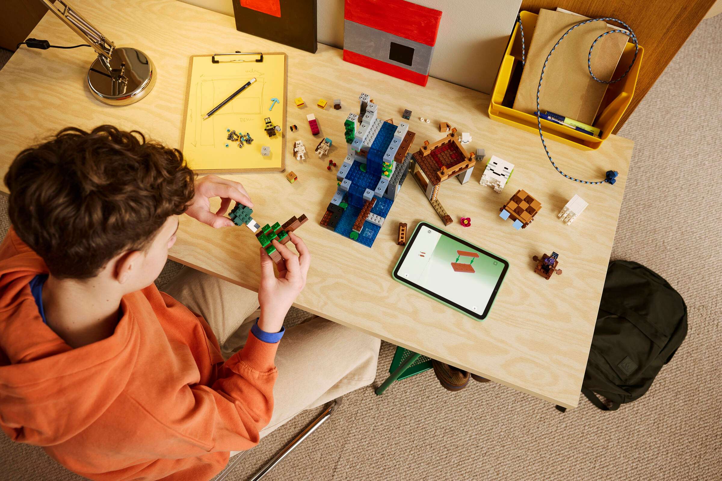 LEGO Minecraft Ghast Station 21597 being built