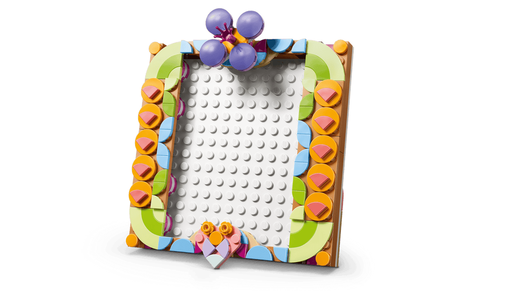 LEGO Creator 3-in-1 Floral Art Decor Painting 31390 detail view