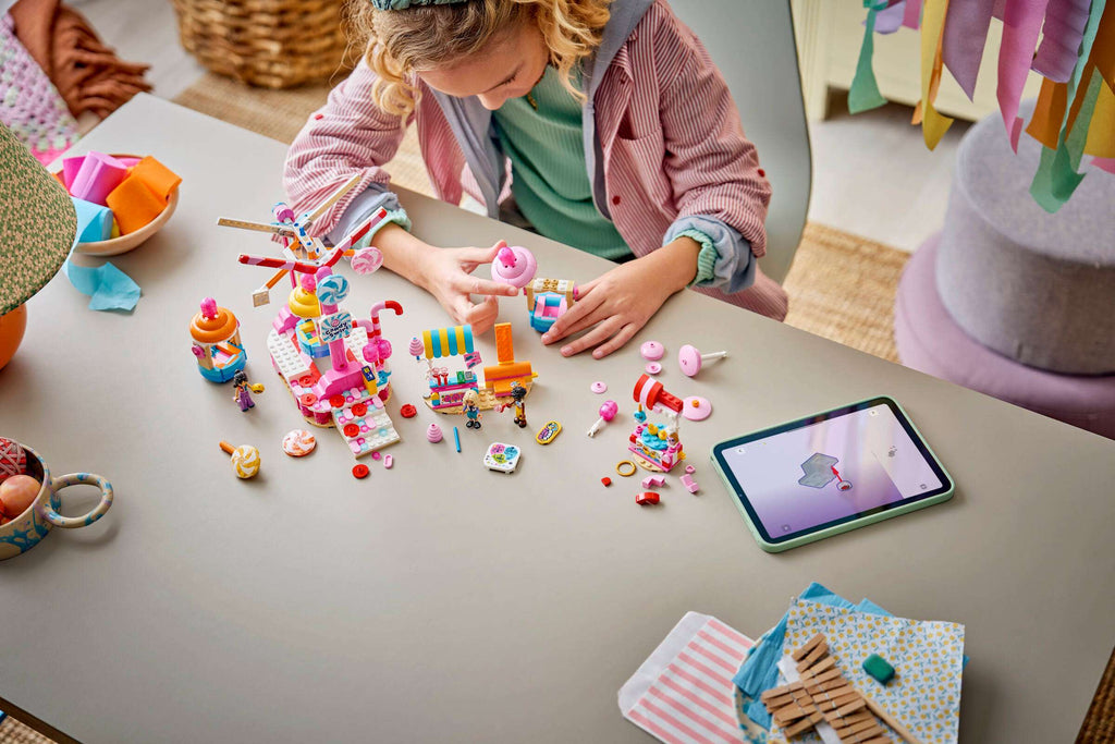 LEGO Friends Candy & Cupcake Ferris Wheel 42700 being built