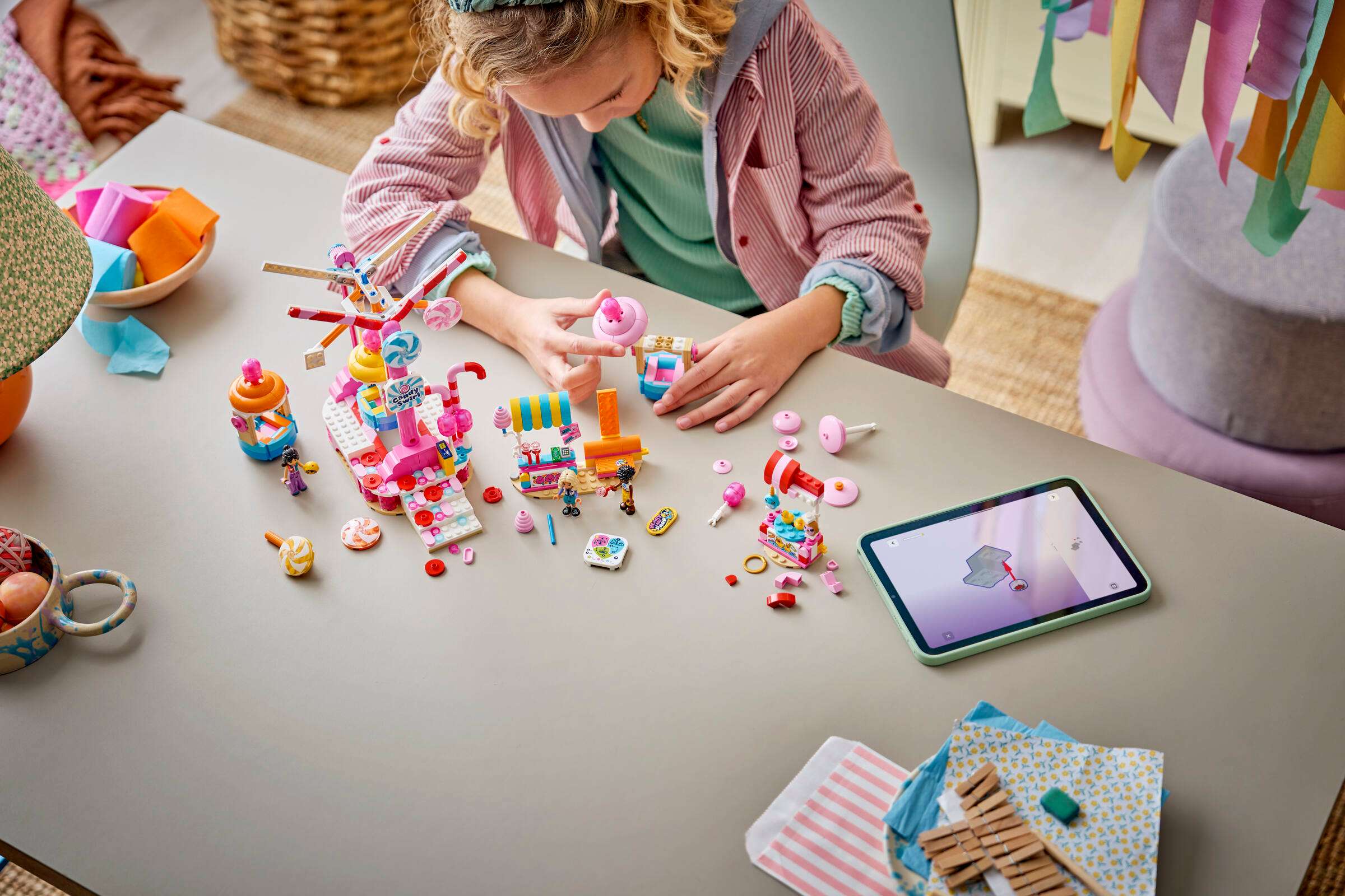 LEGO Friends Candy & Cupcake Ferris Wheel 42700 being built