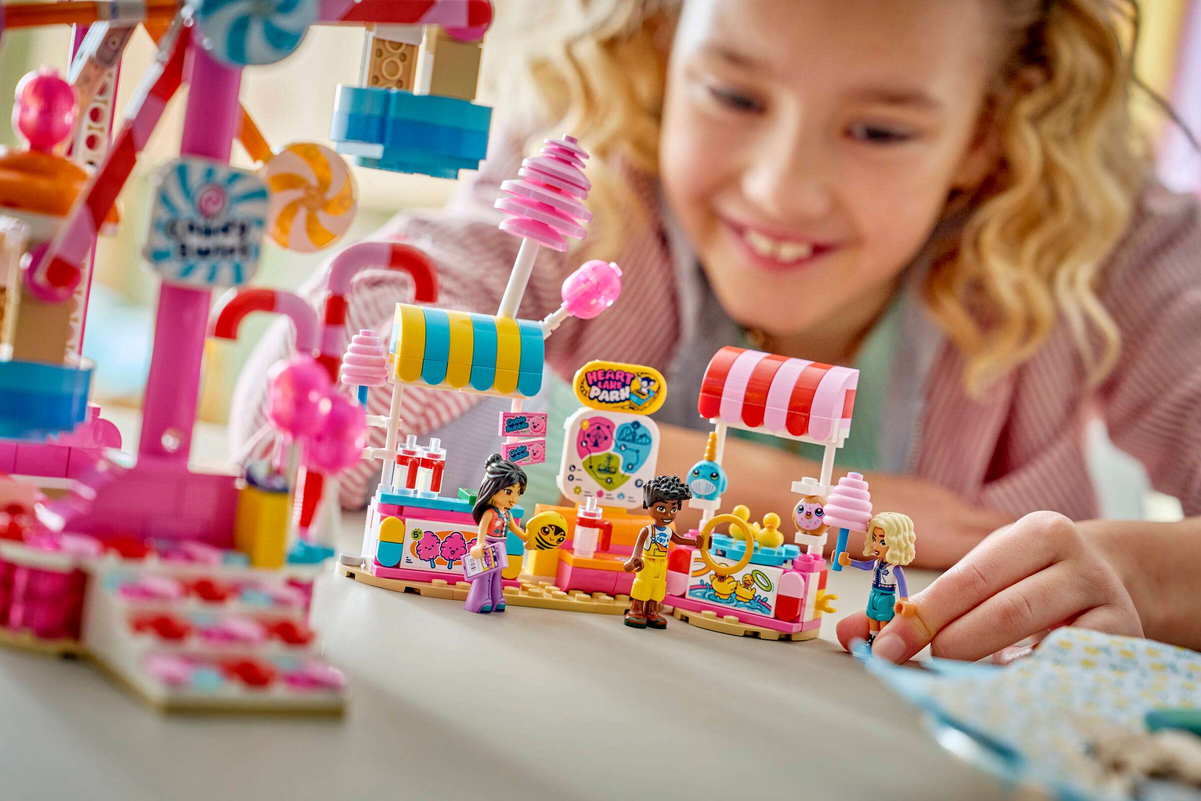 LEGO Friends Candy & Cupcake Ferris Wheel 42700 play scene