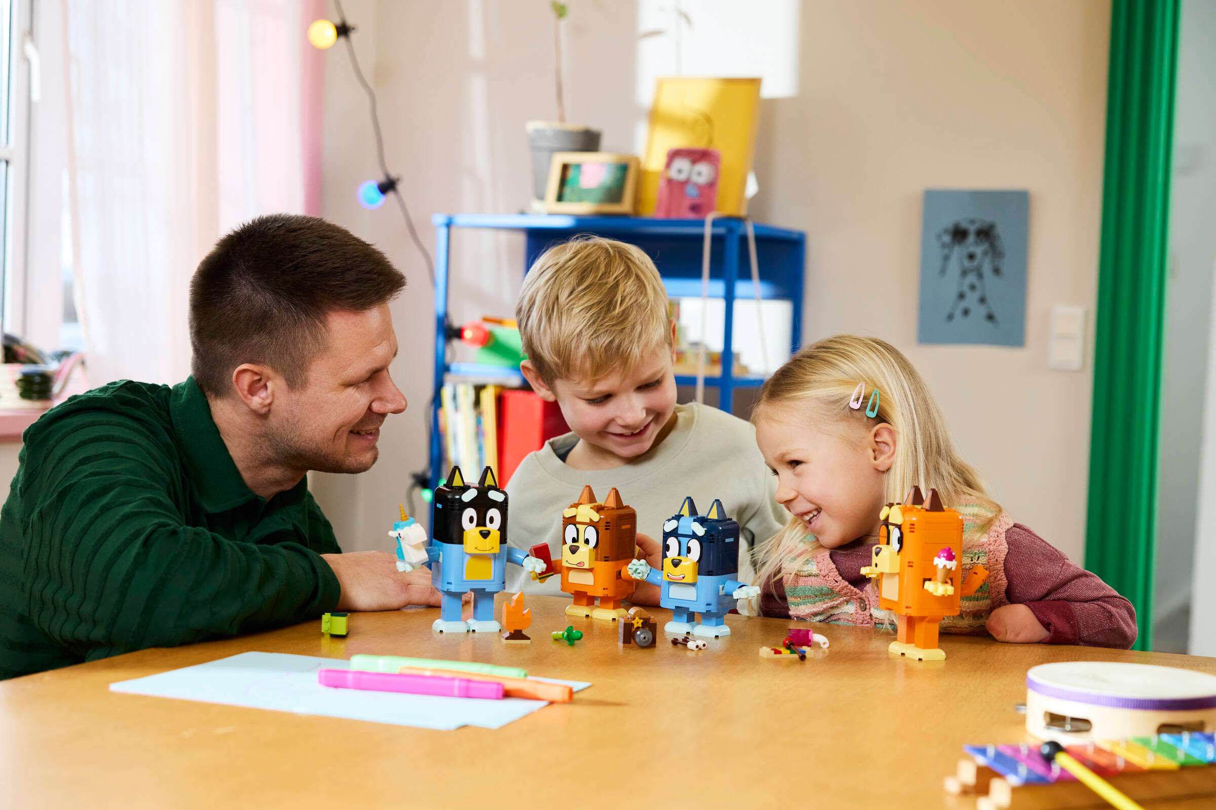 LEGO Bluey Brick-Built Bluey Family play scene