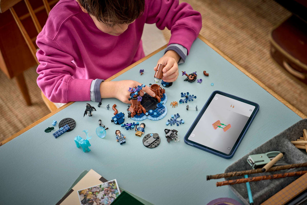 LEGO Harry Potter Forbidden Forest: Expecto Patronum 76475 being built