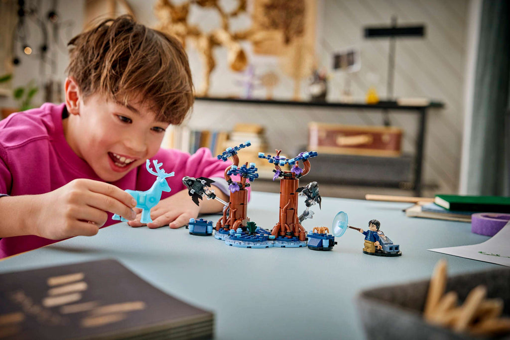 LEGO Harry Potter Forbidden Forest: Expecto Patronum 76475 play scene