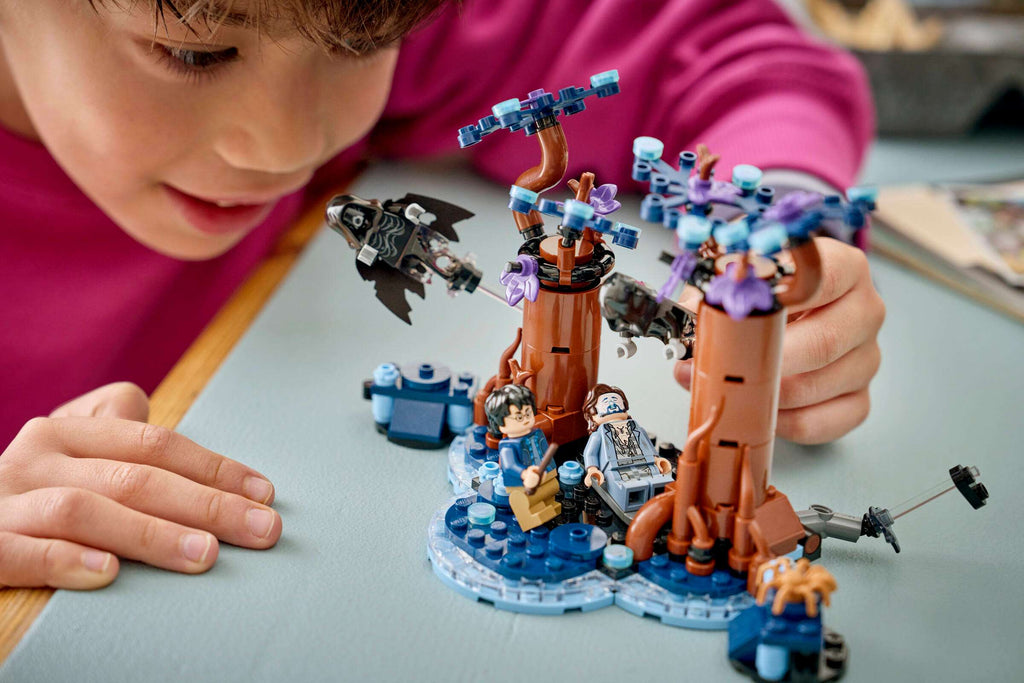 LEGO Harry Potter Forbidden Forest: Expecto Patronum 76475 play scene