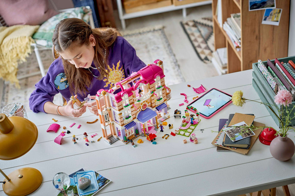 LEGO Friends Heartlake City Grand Hotel 42704