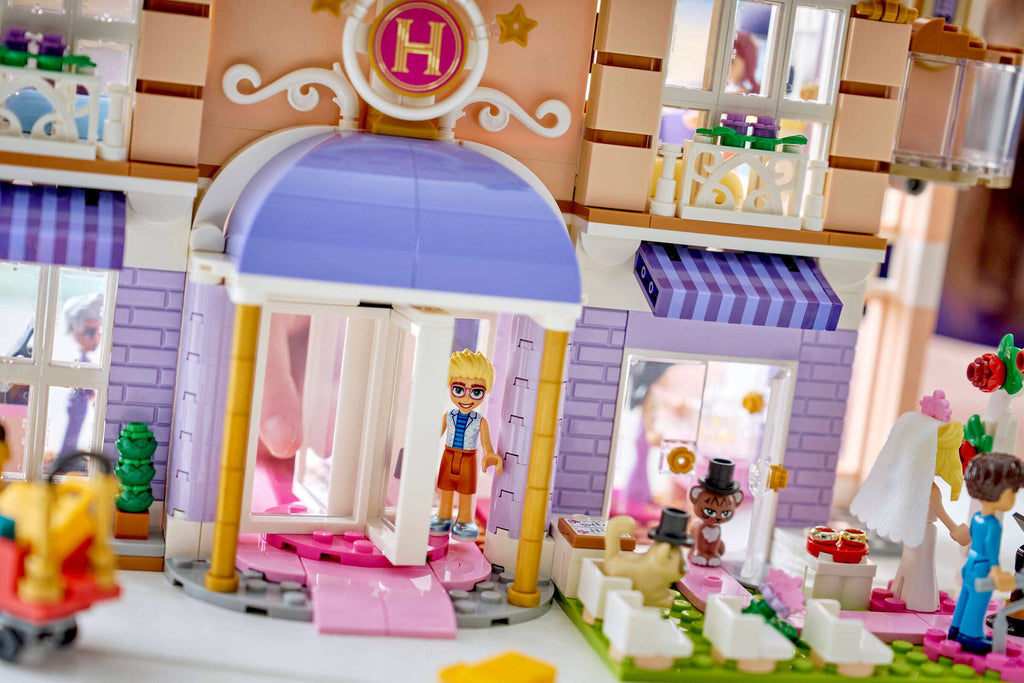 LEGO Friends Heartlake City Grand Hotel 42704