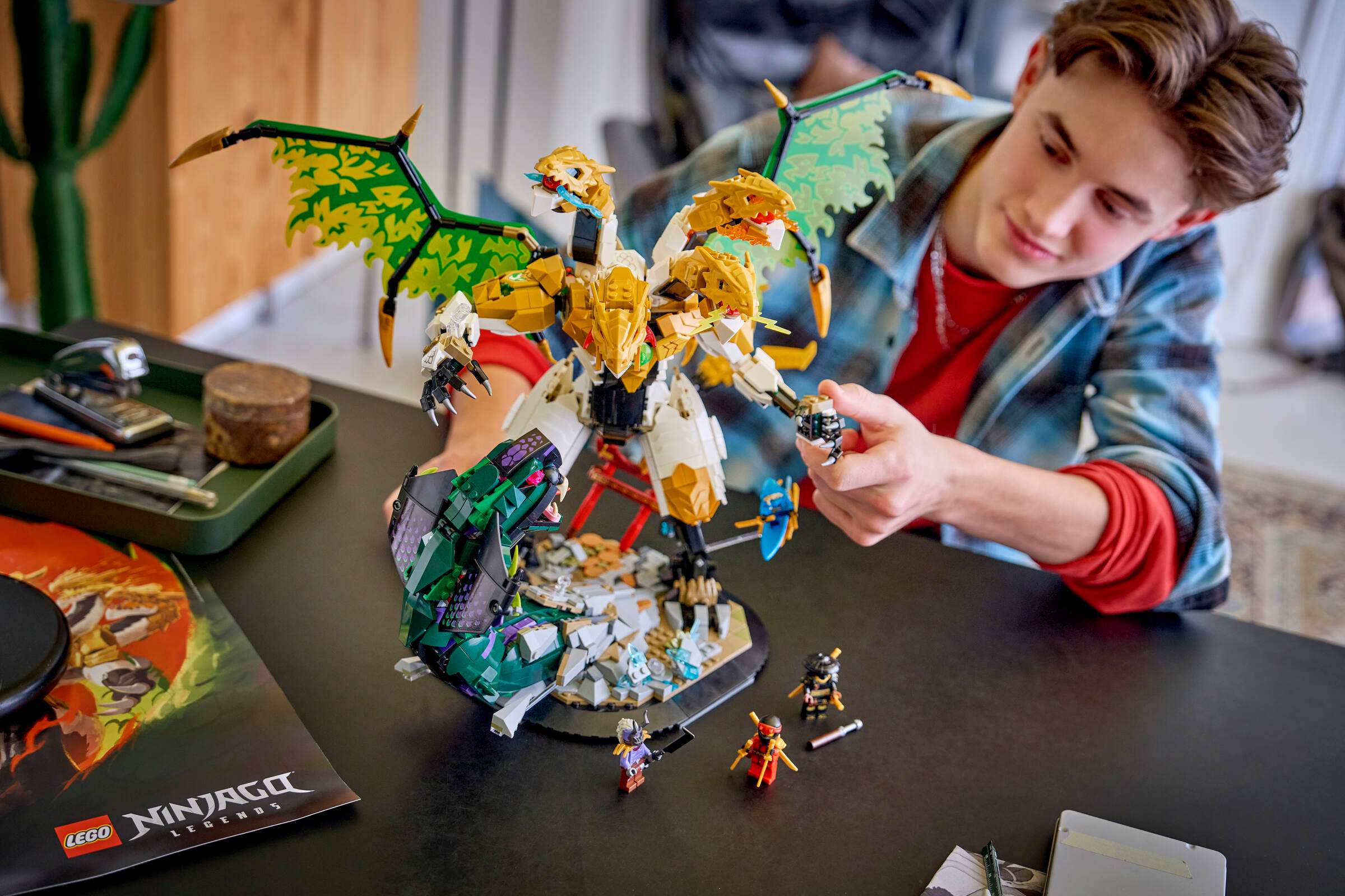 LEGO Ninjago Ultra Dragon Battle 71872 play scene