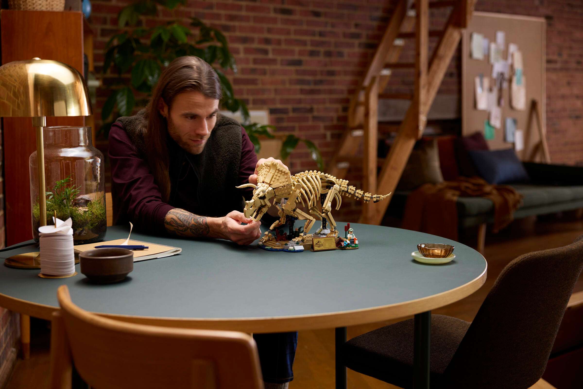 LEGO Jurassic World Dinosaur Fossils: Triceratops 77985 play scene