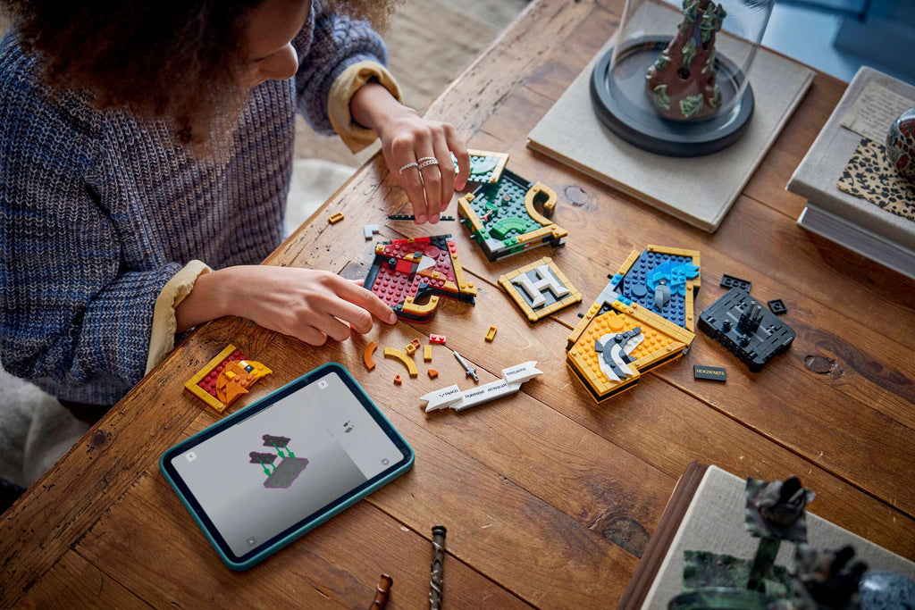 LEGO Harry Potter Hogwarts House Crest 76462 being built