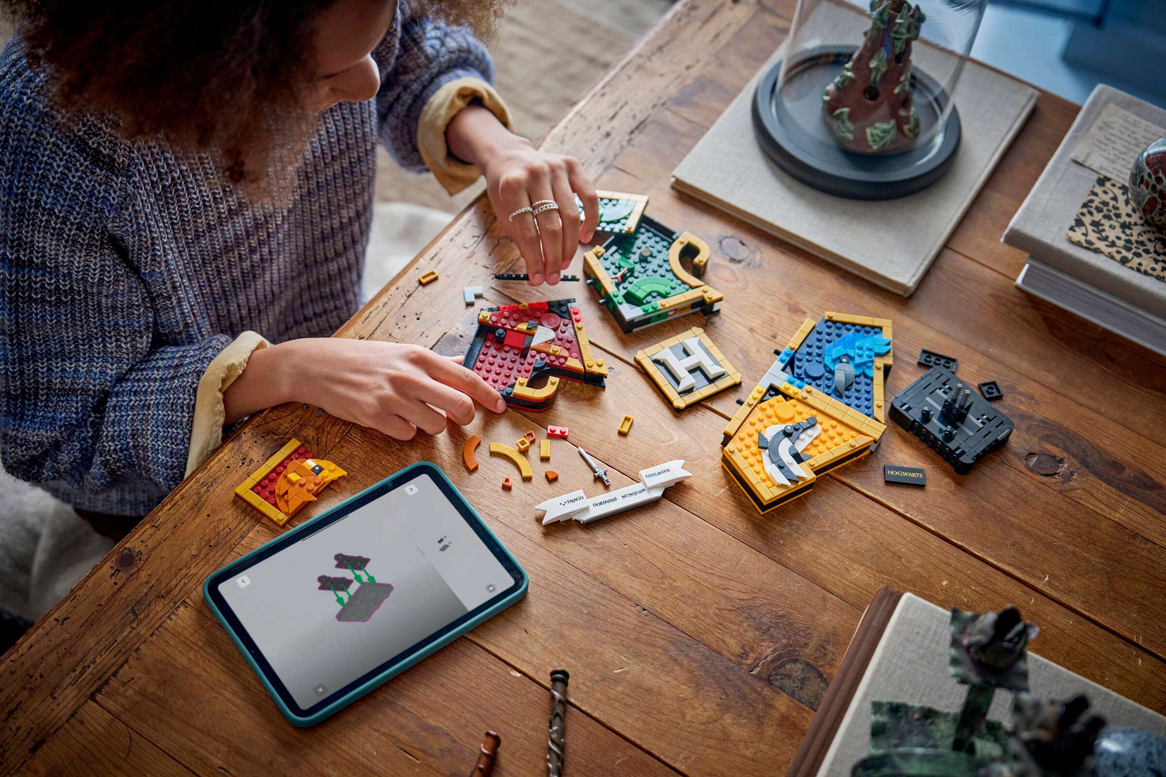 LEGO Harry Potter Hogwarts House Crest 76462 being built