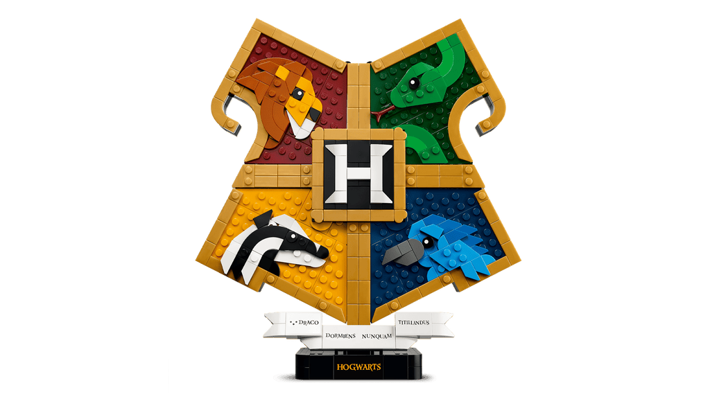LEGO Harry Potter Hogwarts House Crest 76462 detail view