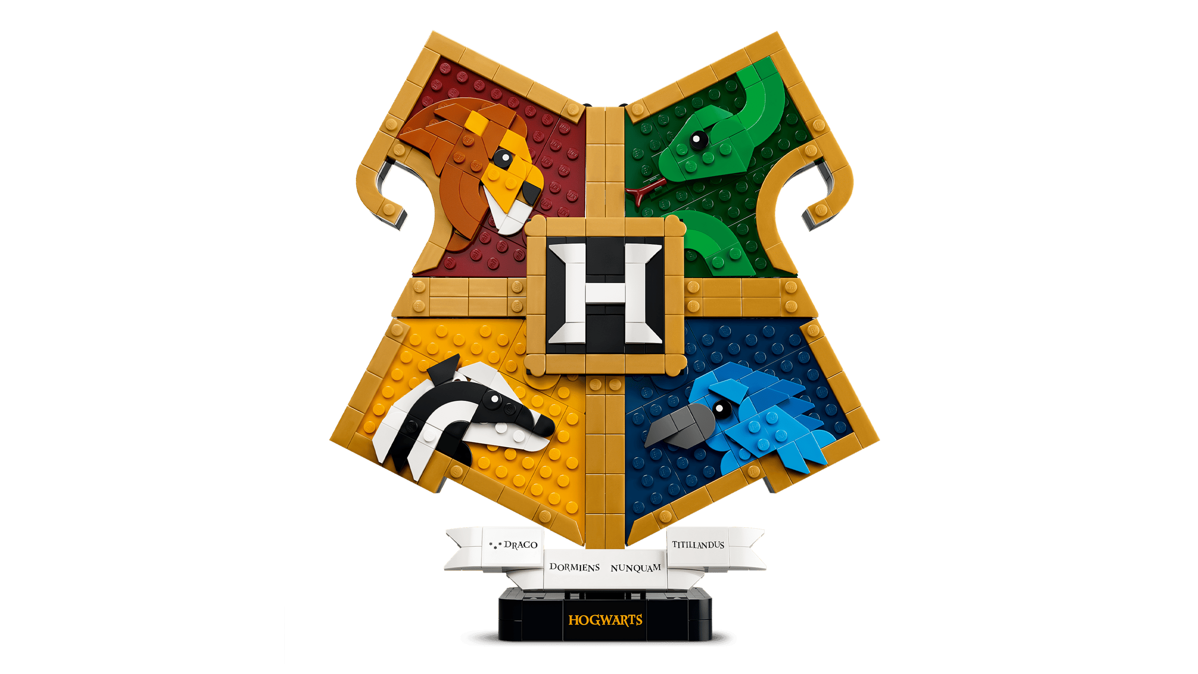 LEGO Harry Potter Hogwarts House Crest 76462 detail view