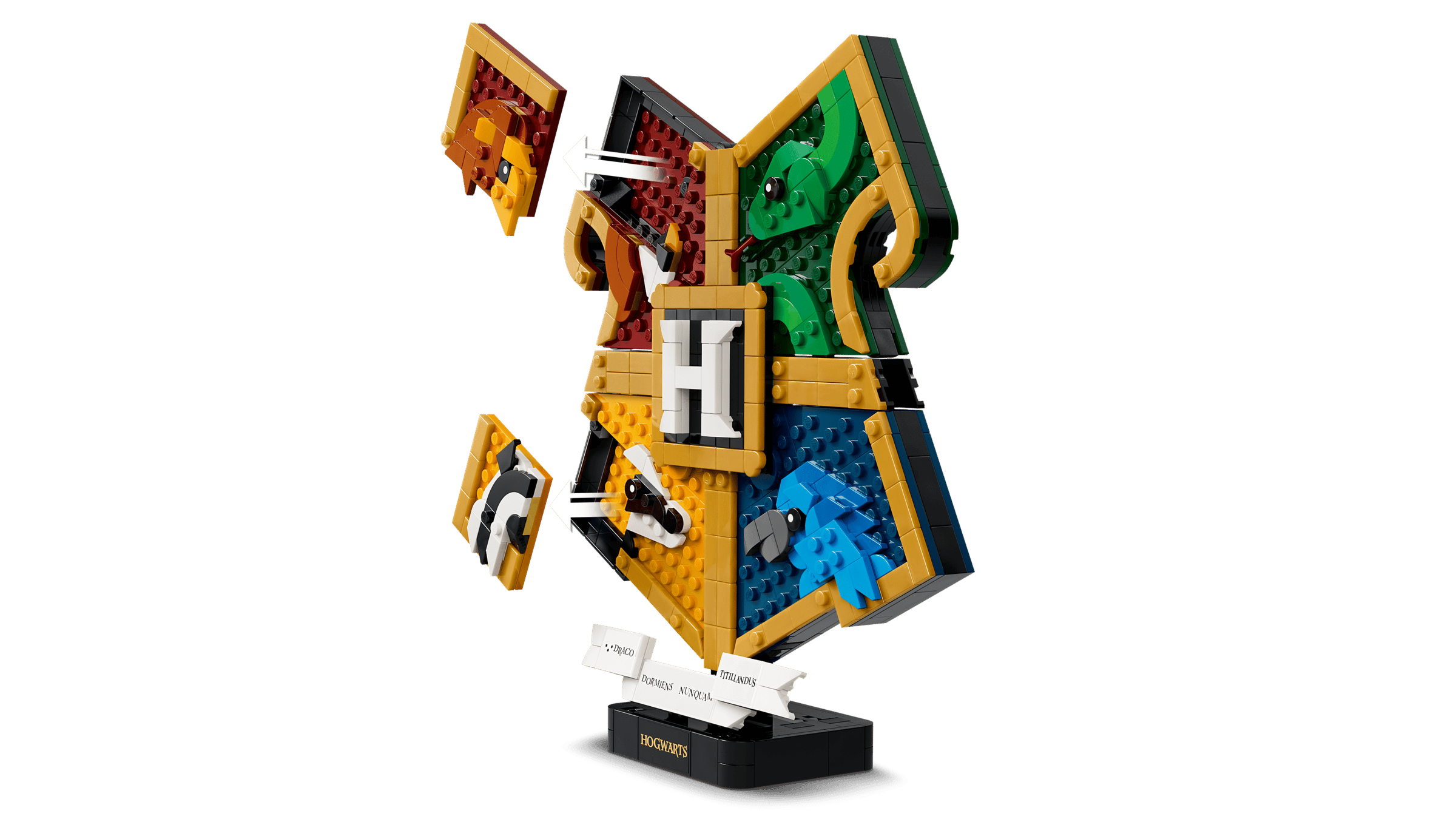LEGO Harry Potter Hogwarts House Crest 76462 detail view