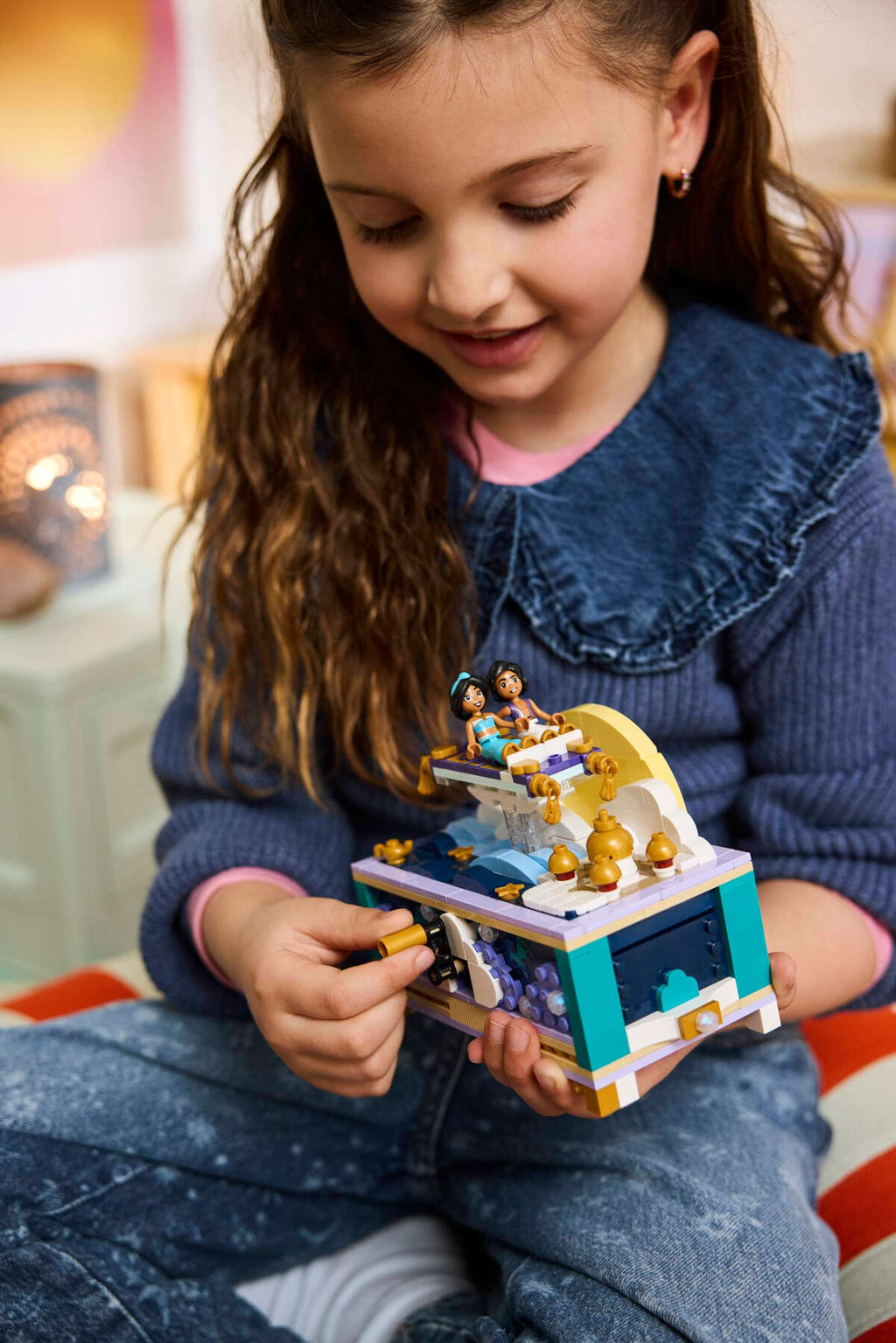 LEGO Disney Jasmine's Jewelry Box 43295 play scene