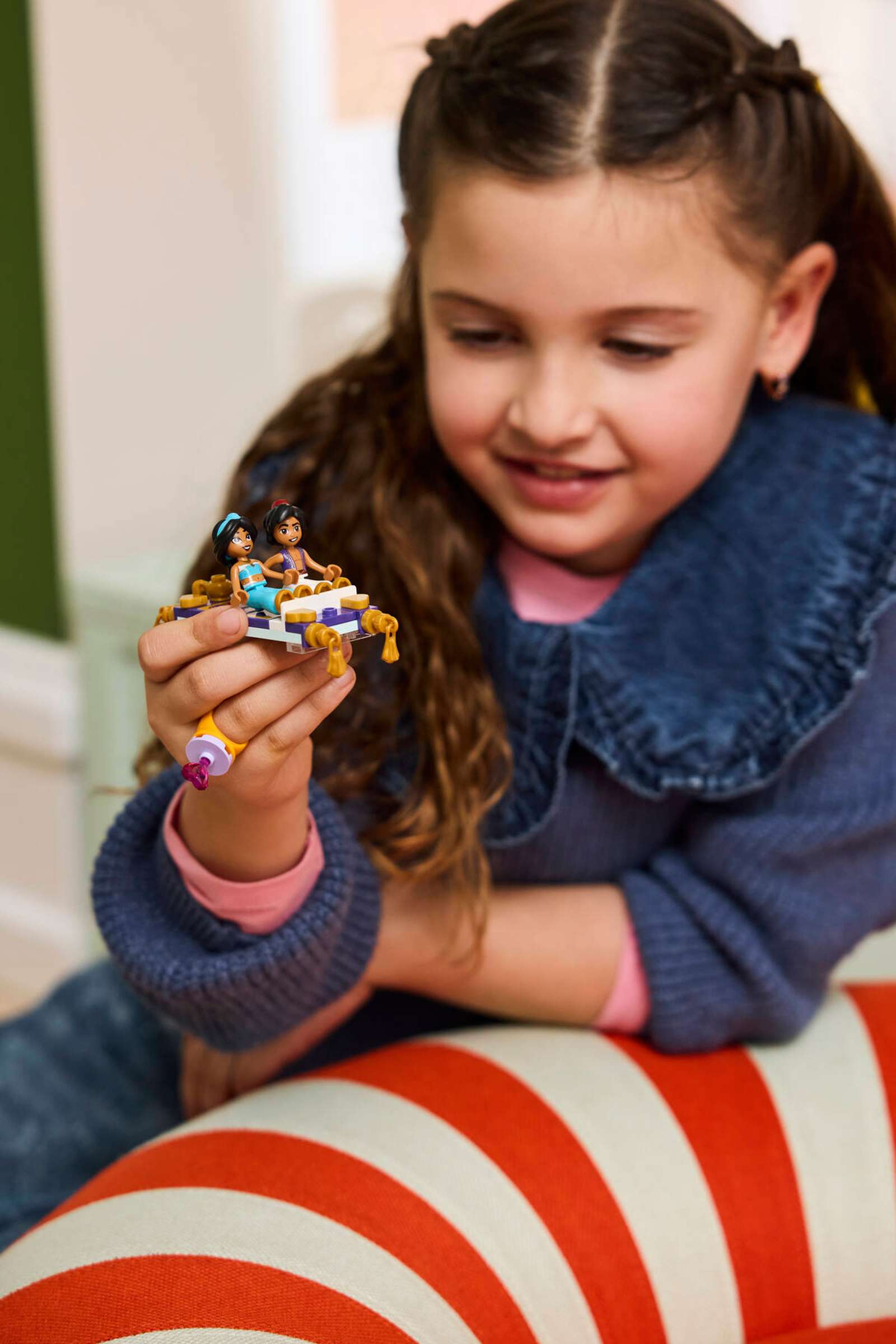 LEGO Disney Jasmine's Jewelry Box 43295 play scene