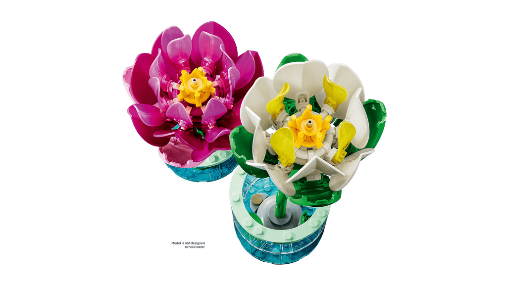 LEGO Botanicals Water Lilies detail view