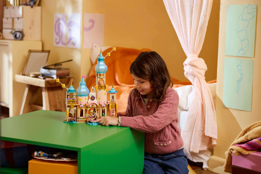 LEGO Disney Rapunzel's Castle 43297 play scene