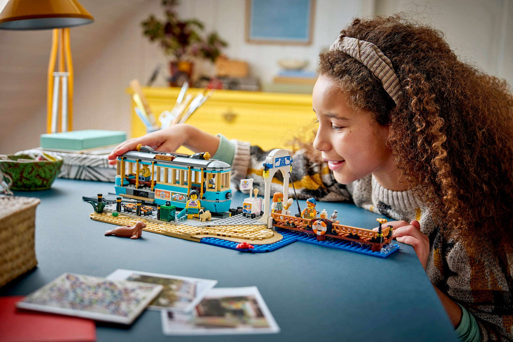 LEGO City Classic Beach Streetcar 60506 play scene