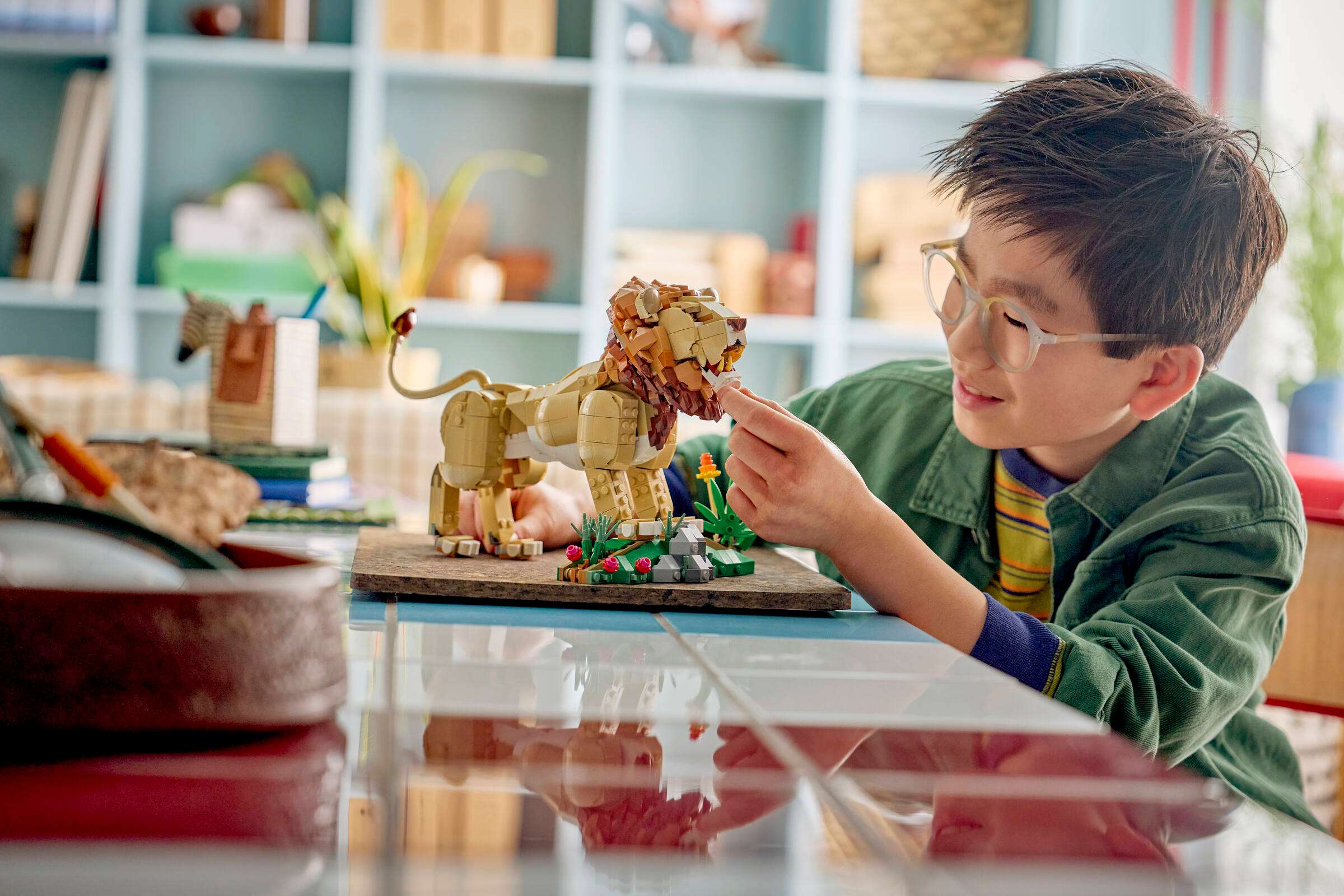 LEGO Creator 3-in-1 Wild Animals: Majestic Lion 31386 play scene