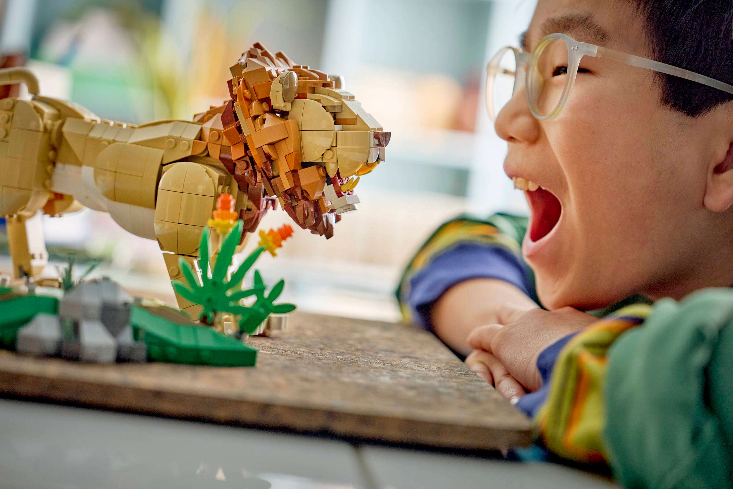LEGO Creator 3-in-1 Wild Animals: Majestic Lion 31386 play scene