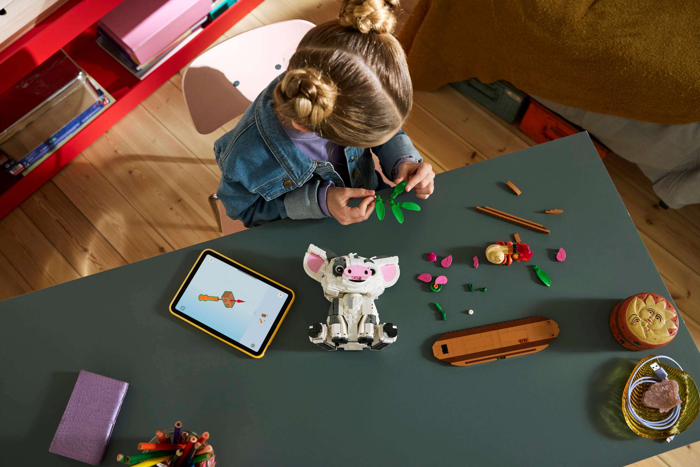 LEGO Disney Pua 43292 being built