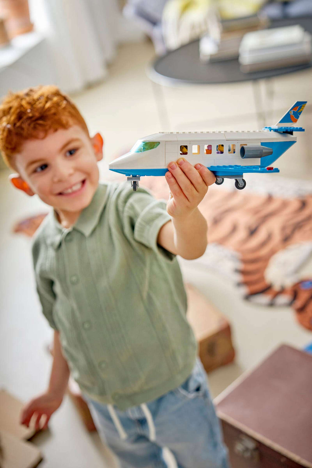 LEGO City Passenger Jet 60492 play scene