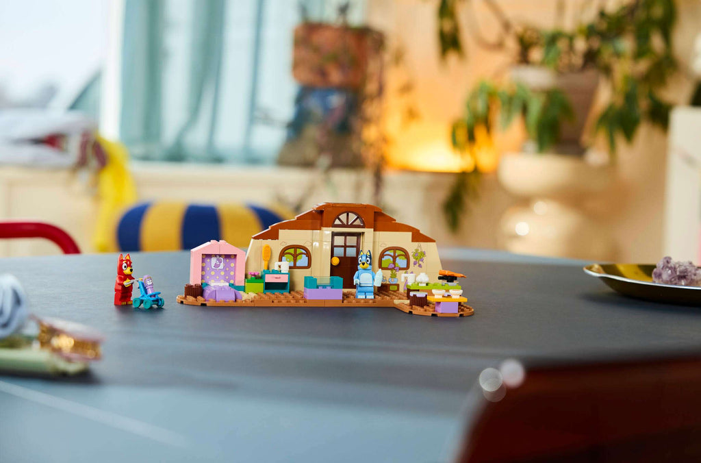 LEGO Bluey School with Rusty and Bluey on display