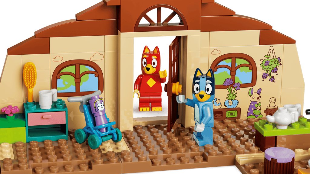 LEGO Bluey School with Rusty and Bluey detail view