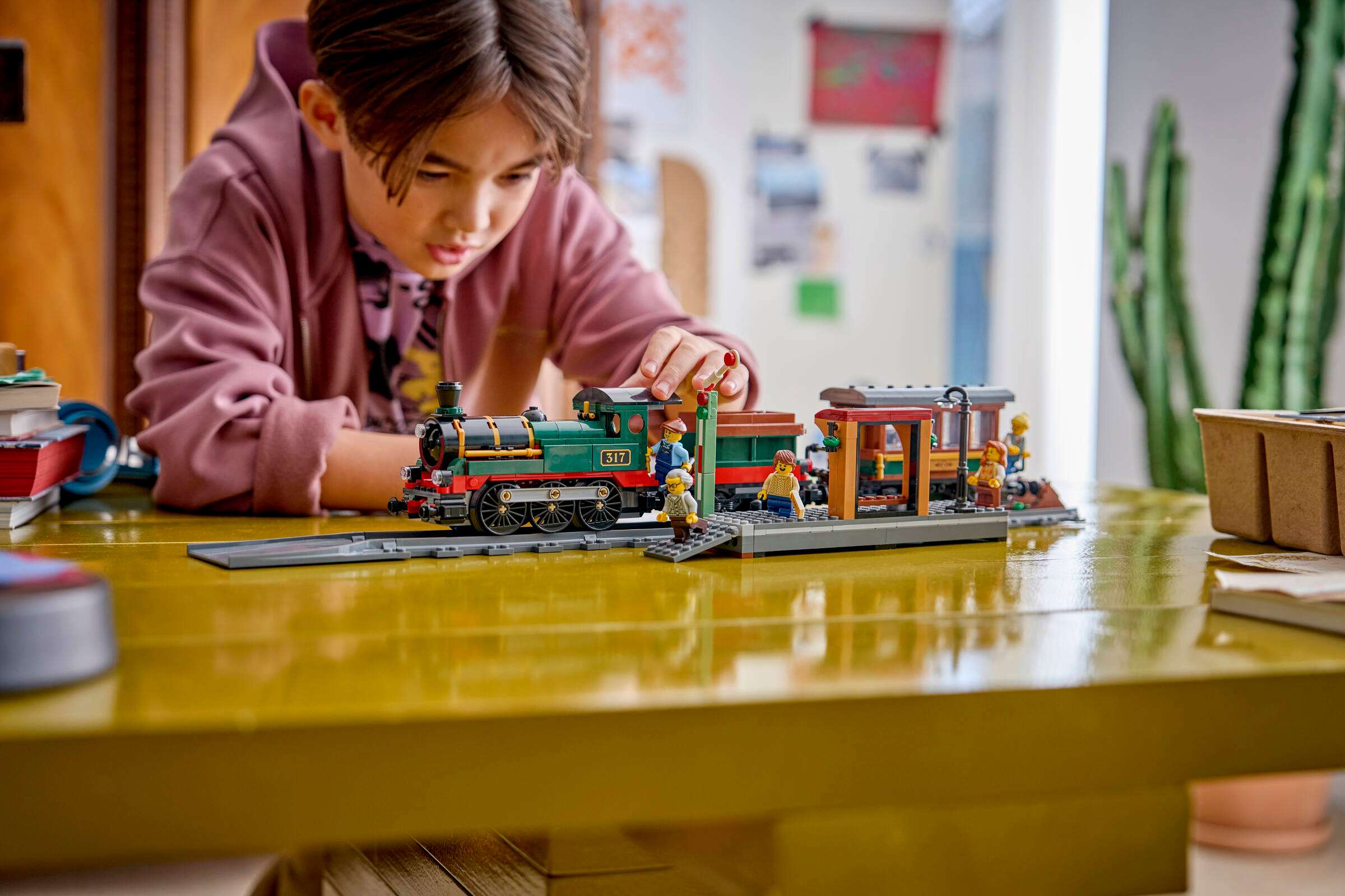 LEGO City Vintage Steam Train 60511 play scene