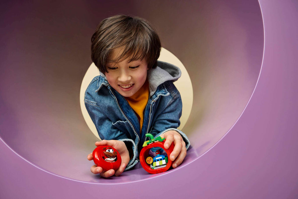 LEGO Fortnite Tomatohead 77079 play scene