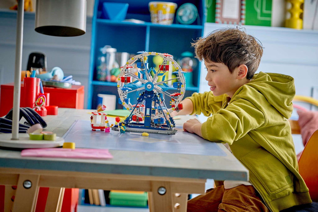 LEGO Creator 3-in-1 Iconic Ferris Wheel 31389 play scene
