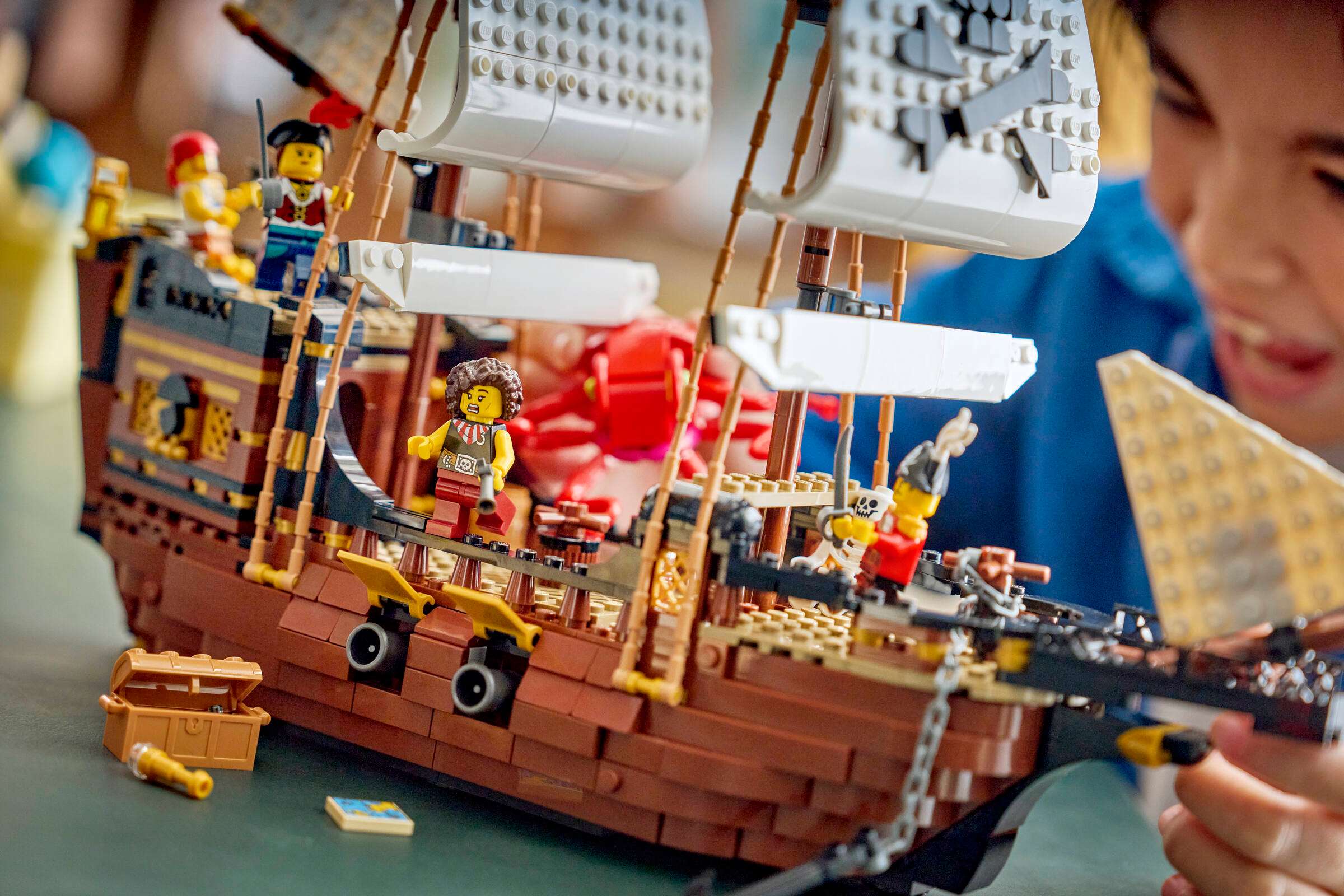 LEGO Creator 3-in-1 Iconic Pirate Ship 31387 play scene